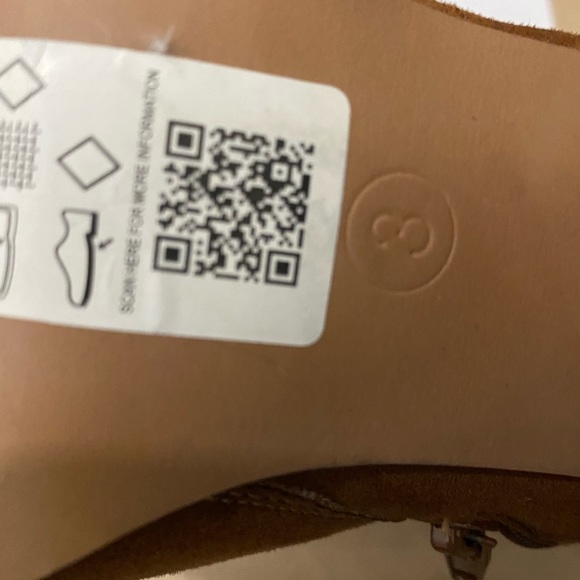 Tan heeled ankle boots - Picture 7 of 7